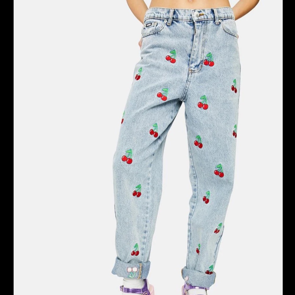 Minga London Cherry Embroidered Denim Mom Jeans